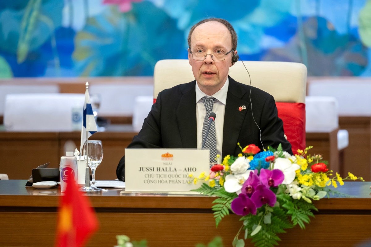 Finnish Parliament Speaker Jussi Halla-aho agrees that the potential for Finland - Vietnam cooperation is huge.  