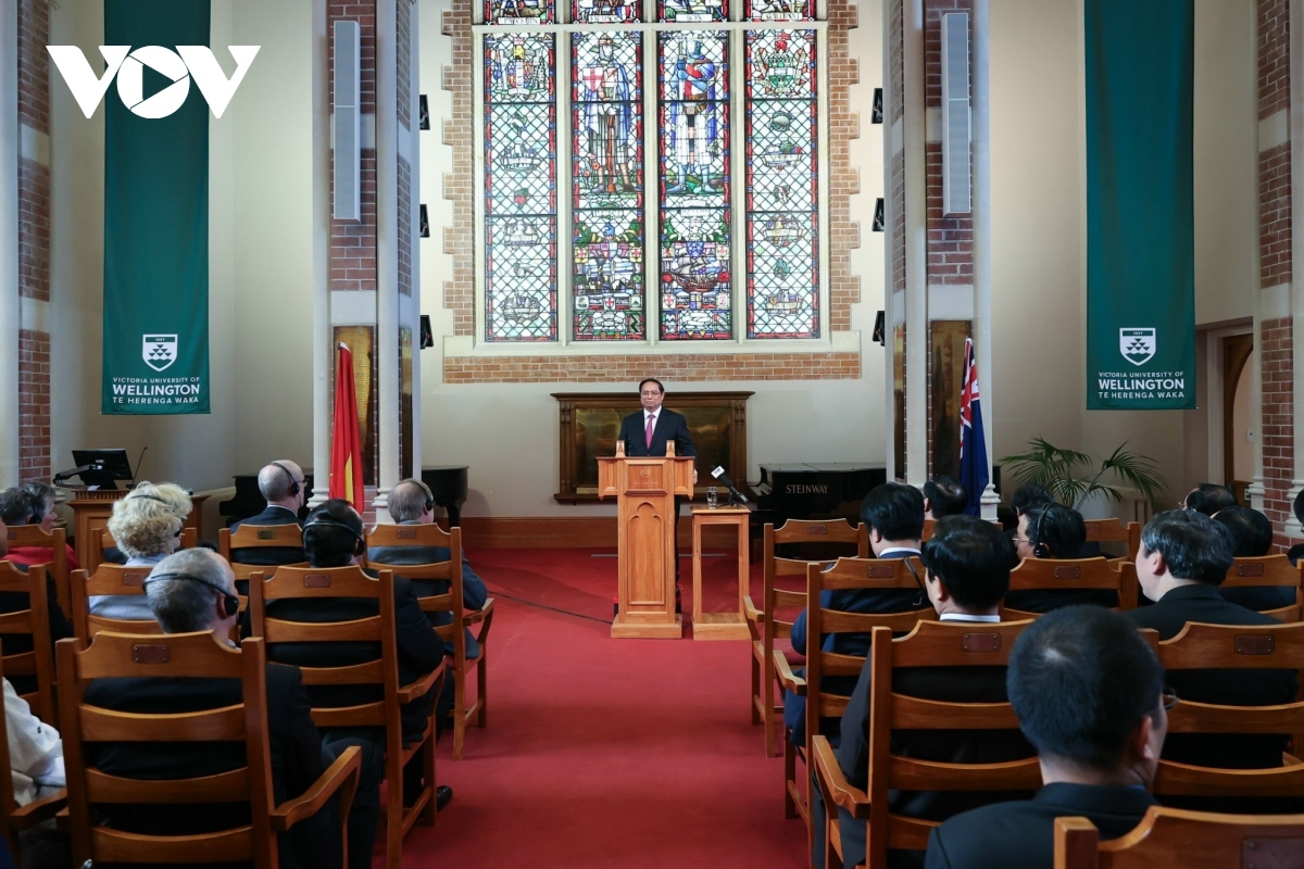 Vietnamese PM Pham Minh Chinh highlights major opportunities and challenges globally as well as Vietnam's major development orientations.
