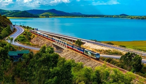 The North-South high-speed railway project will be submitted to the Politburo in March, and the National Assembly within this year.