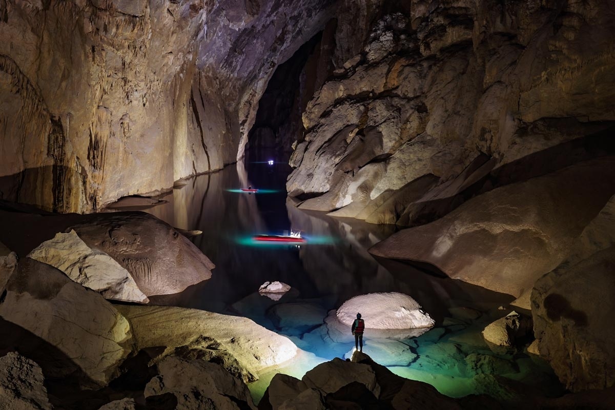 Supposedly, a Boeing 747 could fly through the cave without damaging its wings, but that doesn’t really do justice to the true vastness of Son Doong. The stalagmites here are pretty massive too, with some reaching up to a whopping 70 metres, writes the article.