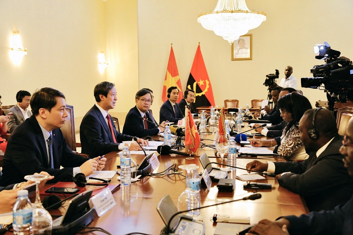 Vietnam and Angola discuss future cooperation orientations during the seventh meeting of their Inter-Government Committee held in capital Luanda on March 28 (local time).