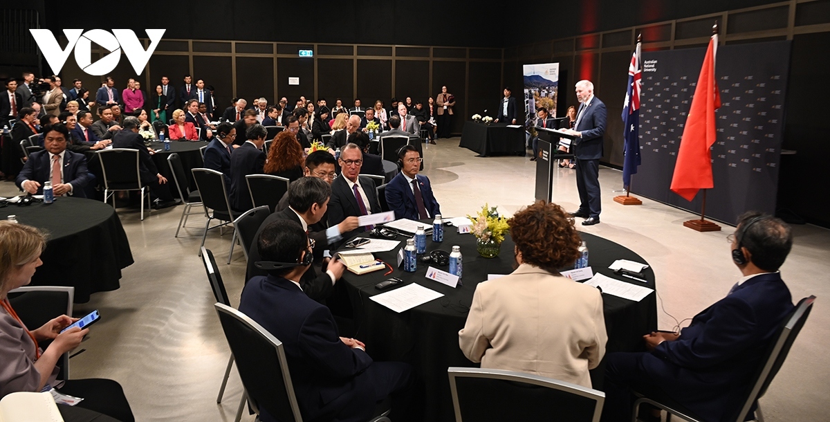 Leaders of universities and institutions of Vietnam and Australia attend the Vietnam - Australia forum in Canberra on March 8