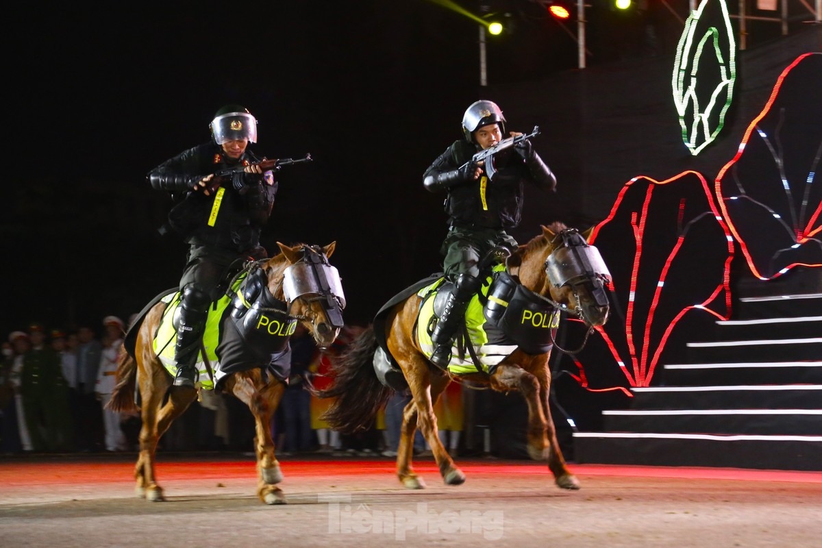The cavalries can also transport weapons and food to remote areas, along with participating in governmental ceremonies.