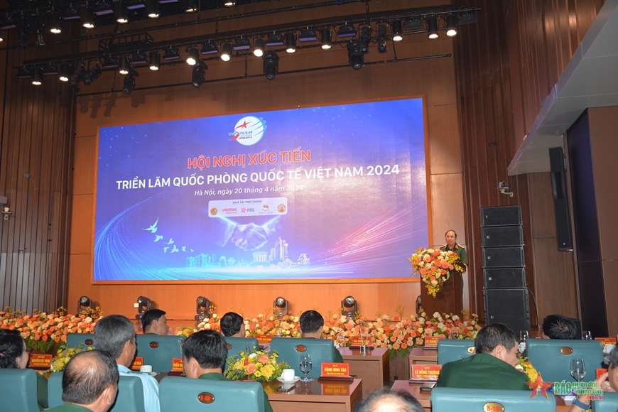 The Hanoi conference examines preparations for the Vietnam International Defence Expo 2024. (Photo: PANO)