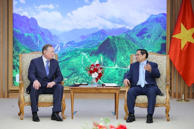 Prime Minister Pham Minh Chinh hosts Sergey Ivanovich Kudryashov, General Director of Russia’s Zarubezhneft JSC (Photo:VGP)