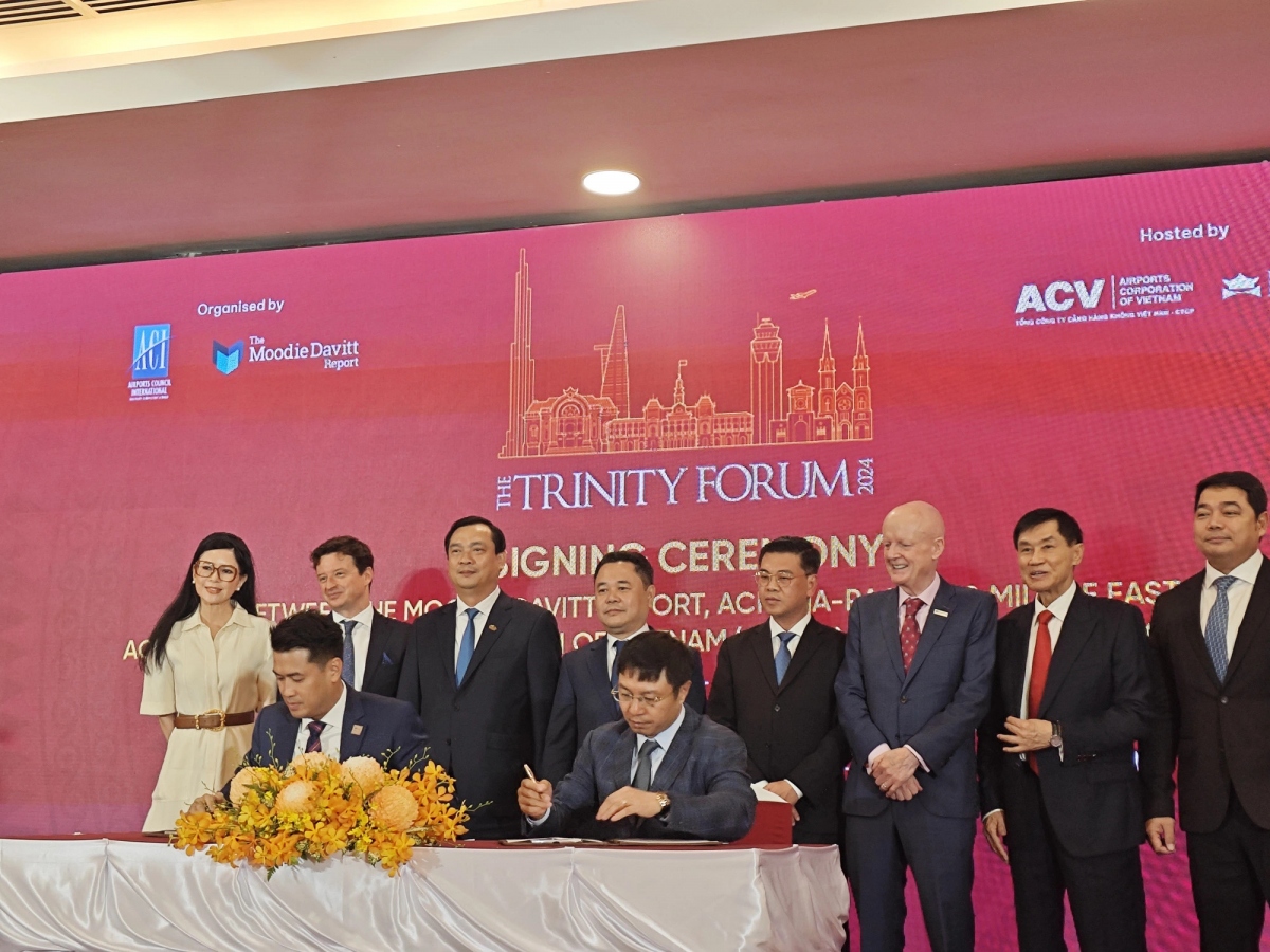 Airports Corporation of Vietnam (ACV) and Imex Pan Pacific Group (IPPG) will co-host the Trinity Forum 2024 in Ho Chi Minh City on November 5-6, following the signing of an agreement with organisers of Trinity Forum. (Photo: tuoitre.vn)