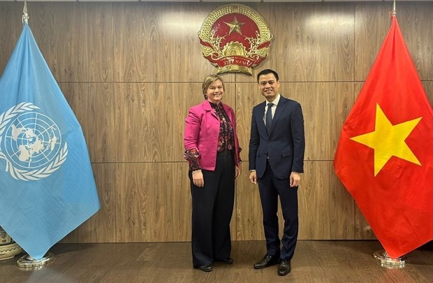 Ambassador Dang Hoang Giang, Vietnam's Permanent Representative to the UN (R) and UNICEF Representative in Vietnam Rana Flowers (Photo: VNA)