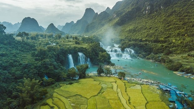 Ban Gioc Waterfall is part of Non Nuoc Cao Bang UNESCO Global Geopark.