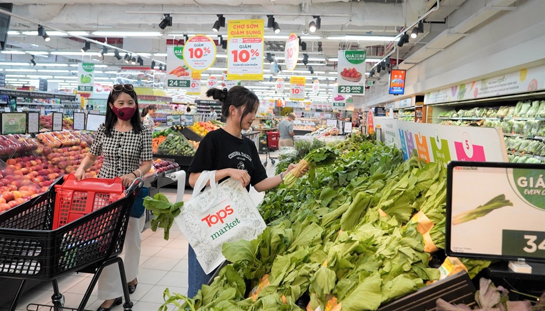 Fruit and vegetables are available for sales at a Central Retail supermarket in Vietnam. (Photo: Central Retail)