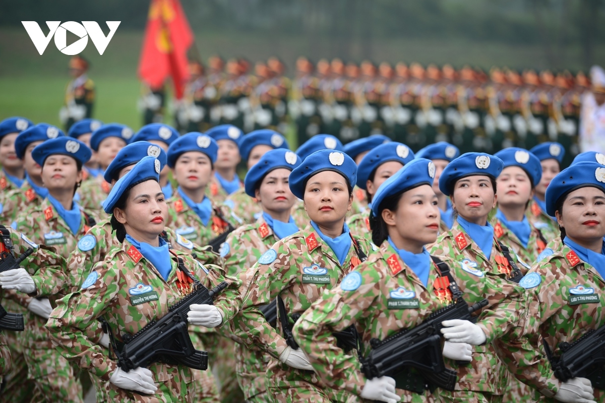 Female peacekeepers enthusiastically rehearse for the parade. On March 13, 1954, the Vietnamese revolutionary army launched its first attack against the French colonialists’ heavily fortified base of Dien Bien Phu, starting a historic 56-day campaign. The victory directly led to the signing of the Geneva Accords on ending the war and restoring peace in Indochina.