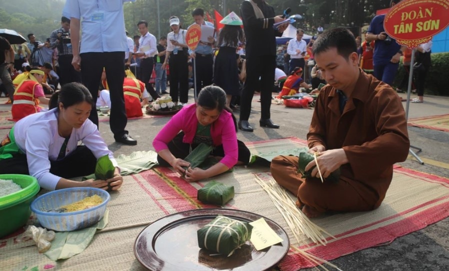 The event marks the 10th time that the competition has been held as part of an annual national festival to honour the Hung Kings, who were believed to be the founders of the Vietnamese nation.