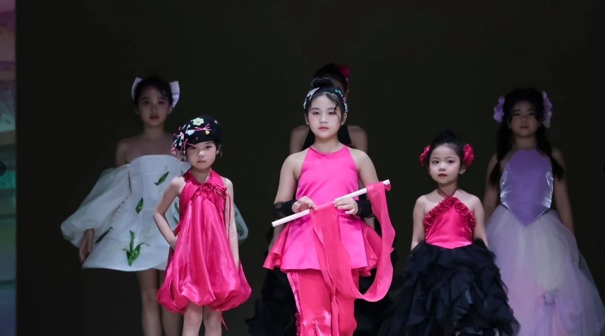 The Vietnamese child models enjoy a strong debut on the Chinese stage during the week.