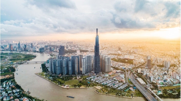Landmark 81 Skyview inspired by the image of a traditional bamboo bundle has been recognised as the tallest tower in Vietnam. Locals and tourists have the opportunity to admire panoramic views of the city from a height of 461,2 metres through a transparent glass system, helping visitors to see with their own eyes and capture rare moments of the city from above.
