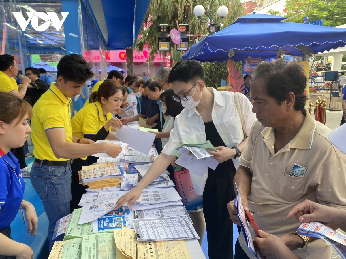 Some tourists are interested in tourism products which cost VND299,000 each.
