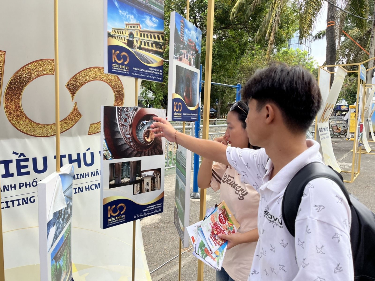 Tours and air fares with discounts from 10% to 50% are offered by many businesses. In addition, young people are eager to discover 100 interesting facts about Ho Chi Minh City.