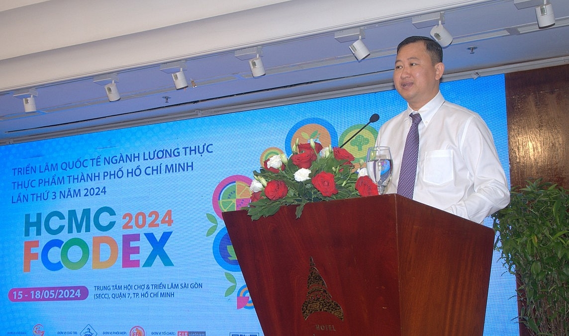 Tran Phu Lu, director of the Ho Chi Minh City’s Investment and Trade Promotion Center, addresses the press briefing