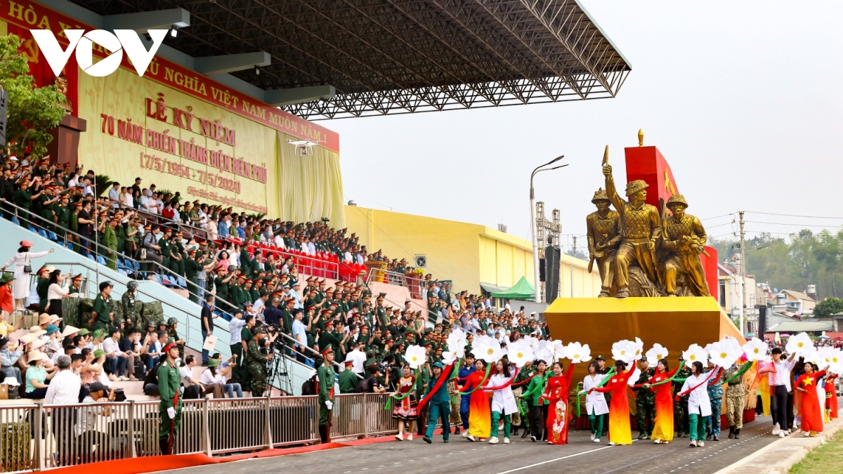 A vehicle symbolising the historic Dien Bien Phu Victory.