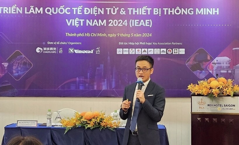 Chris Wu, a representative of Chaoyu Expo company, one of the event’s organisers talks about the forthcoming exhibition (Photo: congthuong.vn)