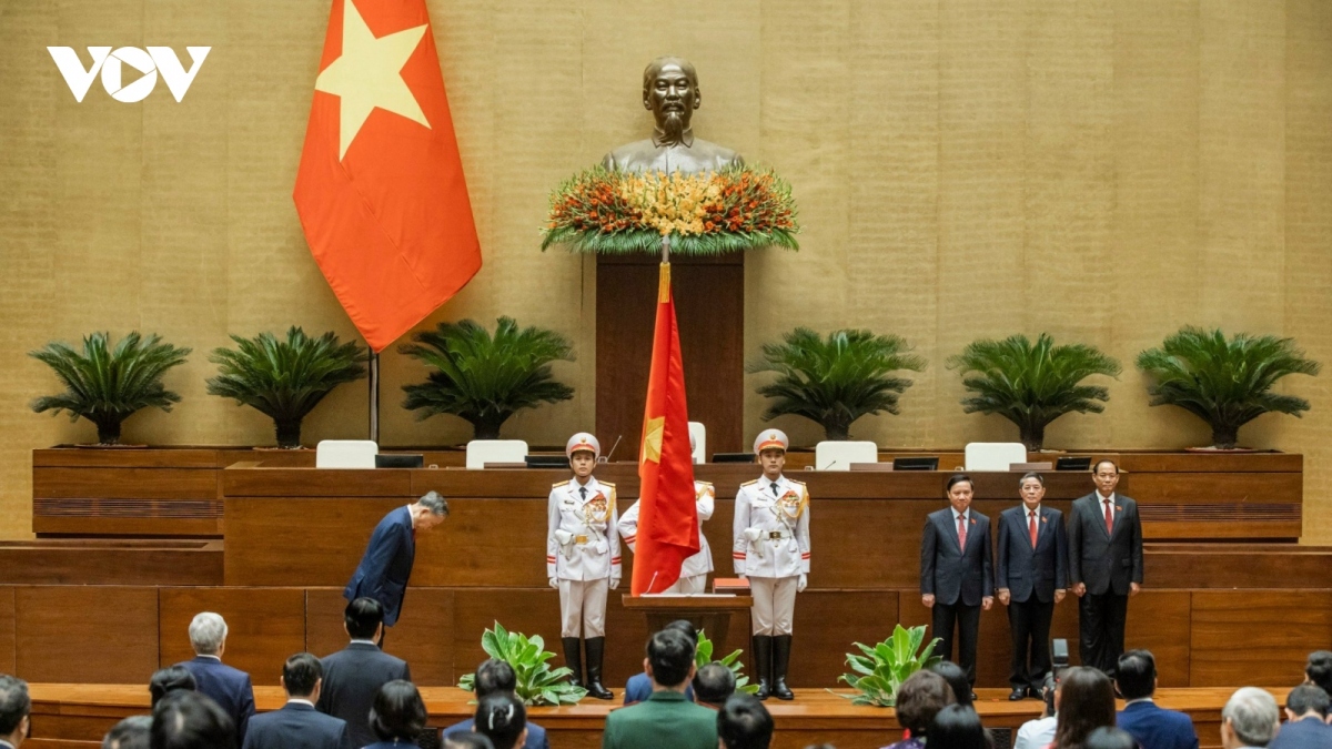 Newly elected State President To Lam takes the oath of office in Hanoi on May 22