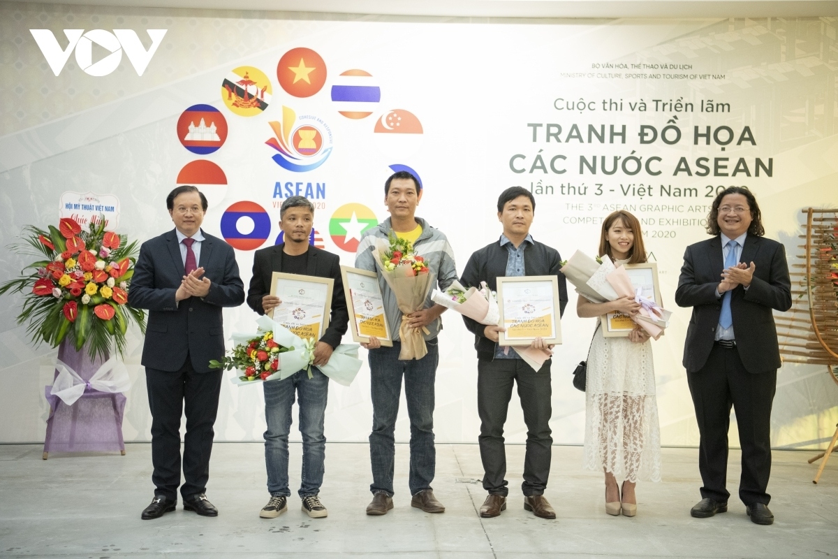 Winners of the ASEAN graphic arts competition and exhibition 2020