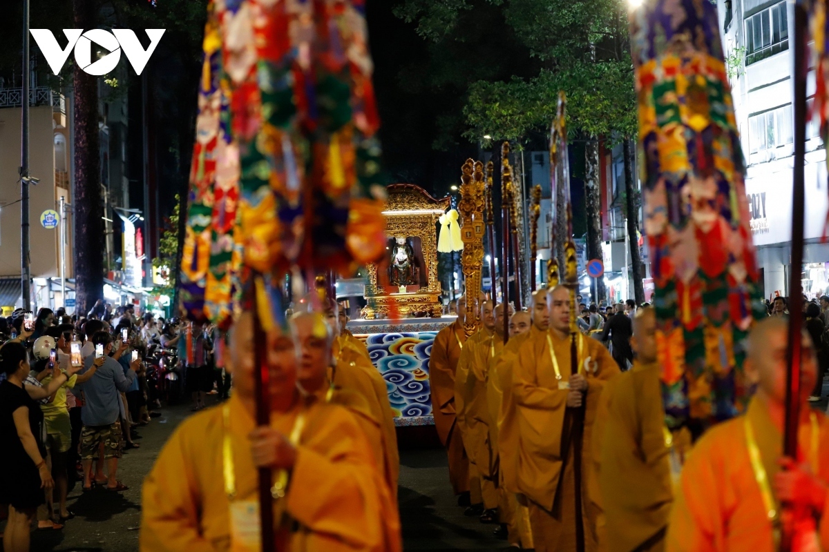 The activity is one of several of its kind held by Vietnam Buddhist Sangha in Ho Chi Minh City throughout the week to celebrate the 2,568th Buddha’s Birthday.