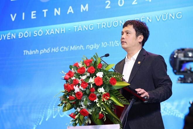 Nguyen Van Khoa, chairman of the Vietnam Software and IT Services Association speaks at the event