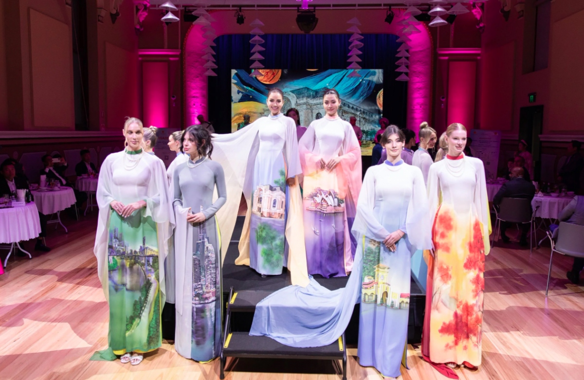 All designs featured in this fashion collection are made from Vietnamese traditional materials such as silk.