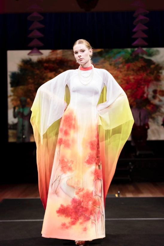 Moving forward, local designer Trung Dinh will continue to introduce his Ao Dai collection in Osaka on May 18 as part of the Ho Chi Minh City Days in Japan.