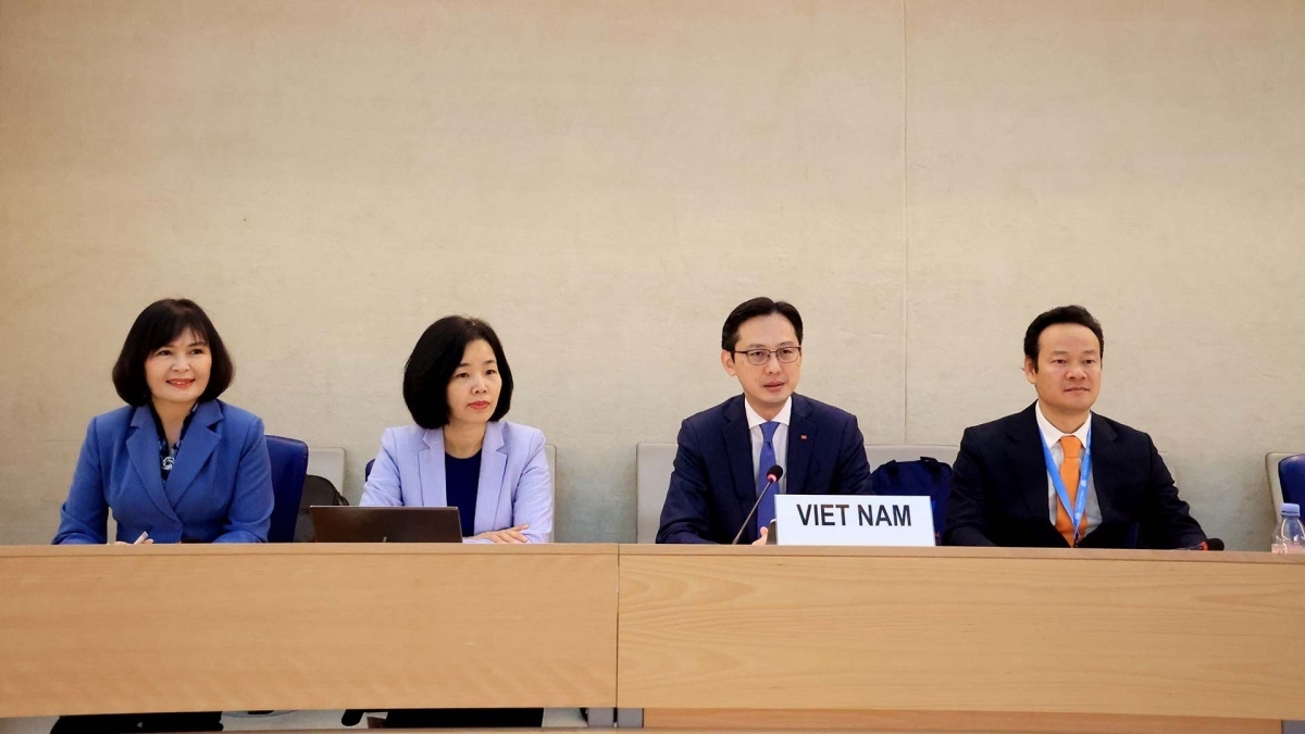 Vietnamese Deputy Minister of Foreign Affairs Do Hung Viet (second from right) speaks at the 46th session of the Universal Periodic Review (UPR) Working Group in Geneva, Switzerland