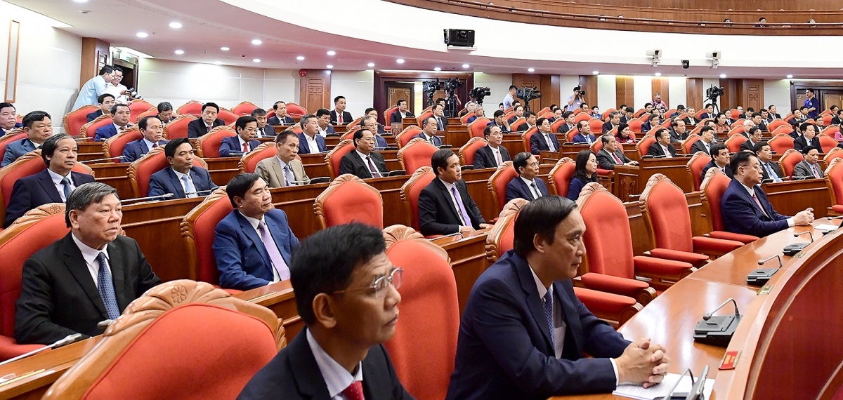 The event saw the Central Committee discuss the outline of documents which are to be presented at the 14th National Party Congress, preparations for the congresses of party committees at all levels at the 14th Congress, along with a host of other important issues.