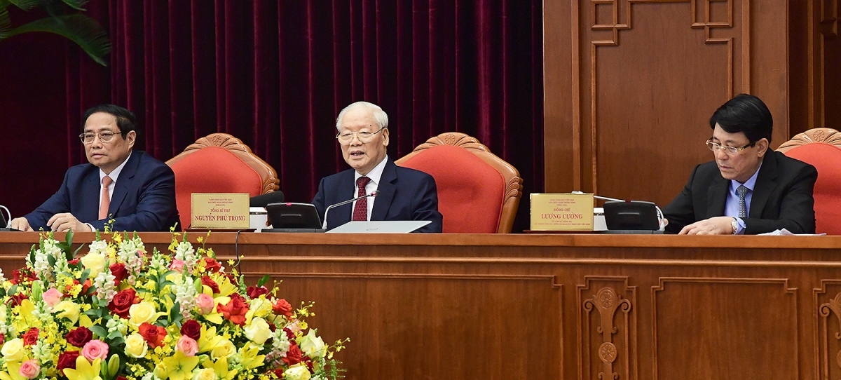 General Secretary Nguyen Phu Trong joins with other Party and State leaders to attend the ninth plenum of the 13th Party Central Committee.