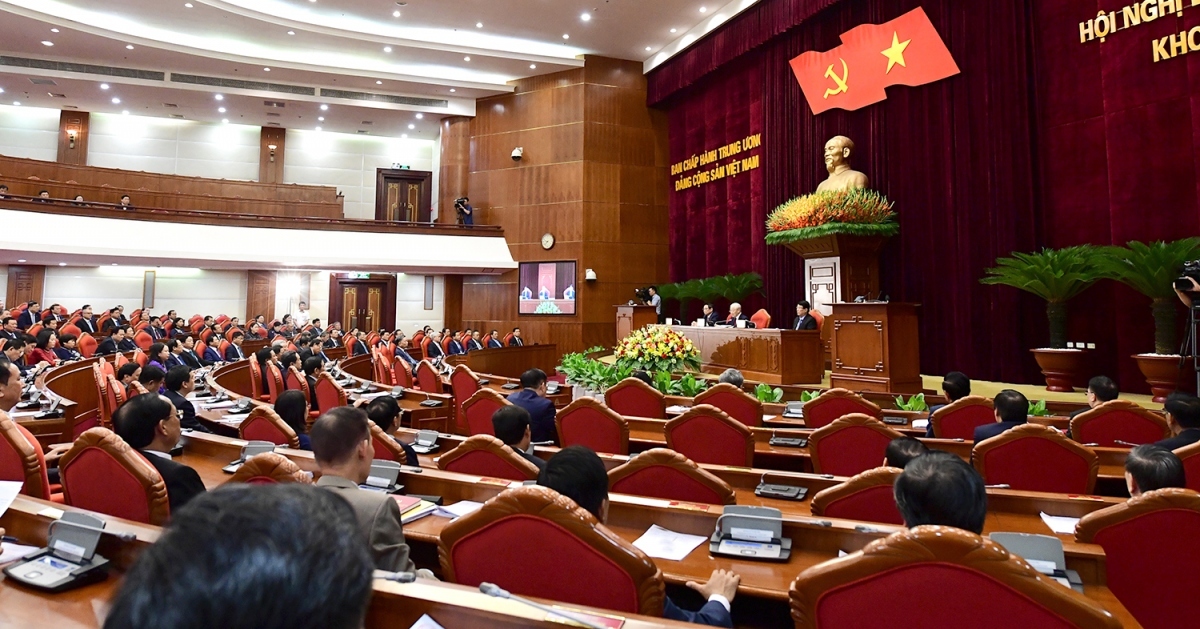 Delegates attend the ninth plenum of the 13th Party Central Committee.