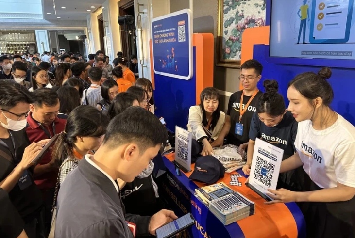 The E-commerce Development Centre (EcomViet) at the MoIT’s E-commerce and Digital Economy Agency coordinates with cross-border e-commerce platforms to carry out a series of e-commerce connection programmes and training in provinces and cities.
