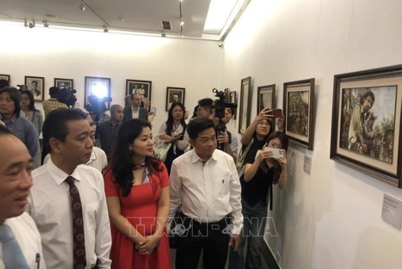 Painting exhibition on sentiment of OVs for President Ho Chi Minh opens in Hanoi.
