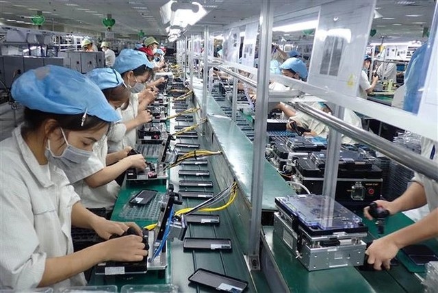 Vietnam mainly exports machinery, equipment, mobile phones, components and spare parts to Singapore 