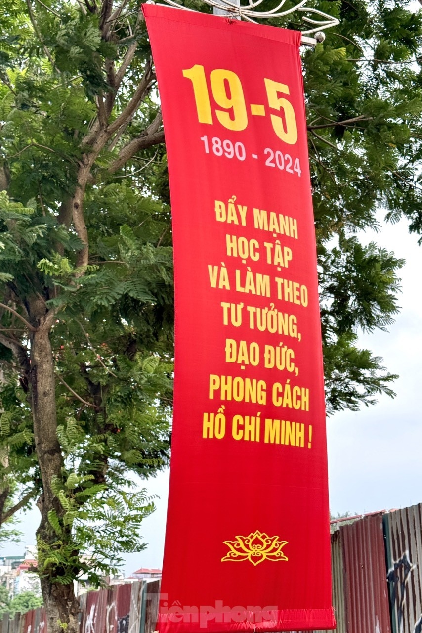 Every corner of Hanoi is dressed in red to celebrate the 134th birthday of President Ho Chi Minh on May 19.