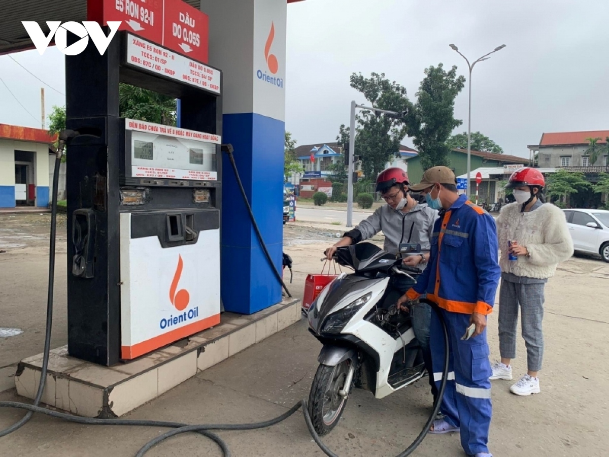 The retail price of E5RON92 petrol is revised down in latest price adjustment