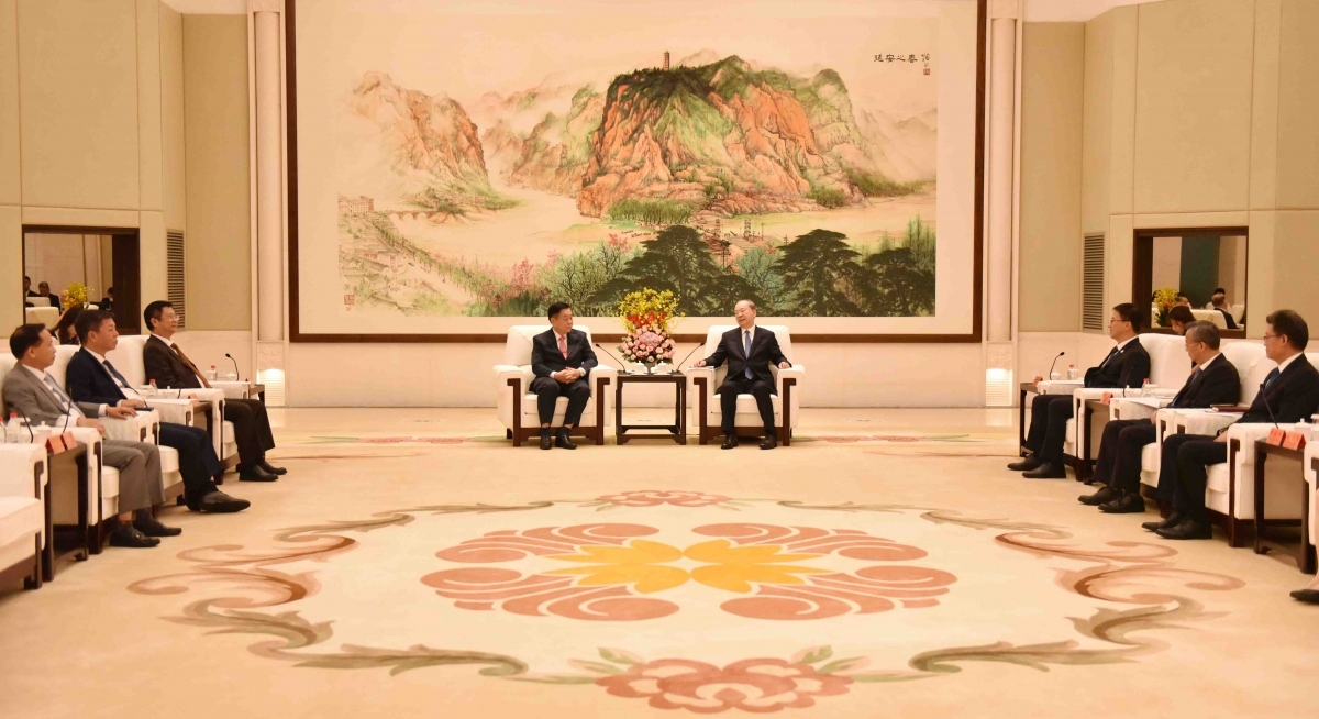 At the working session between Politburo member, Secretary of the Party Central Committee and head of the committee’s Commission for Information and Education Nguyen Trong Nghia and Politburo member and Secretary of the Party Committee of China’s Guangdong province Huang Kunming