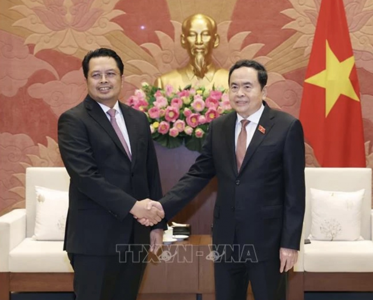 National Assembly Chairman Tran Thanh Man (right) and Deputy Speaker of the Indonesian Regional Representative Council (upper house) H.Mahyudin. (Photo: VNA)