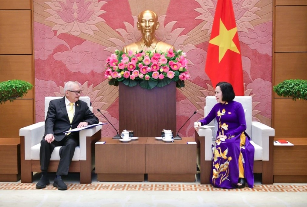 Vice Chairwoman of the National Assembly (NA) Nguyen Thi Thanh (R) and Chairman of the Thailand-Vietnam Parliamentarians’ Friendship Group Sakchai Tanaboonchai at their meeting in Hanoi on June 27 (Photo: VNA)
