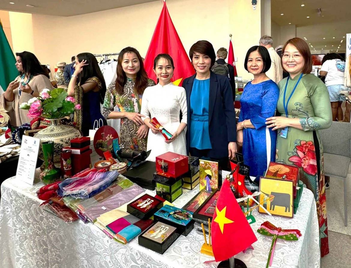 A pavilion of Vietnamese hand-made products at the UN International Bazaar 2024 in New York on June 5. (Photo: cpv)