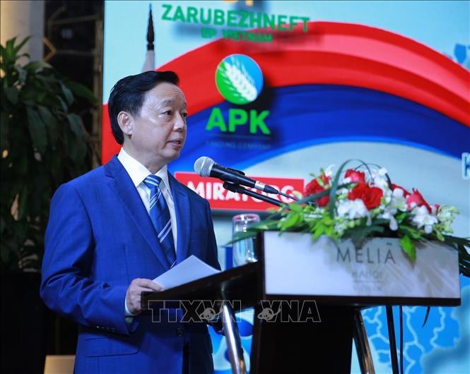 Vietnamese Deputy Prime Minister Tran Hong Ha speaks at the reception hosted by the Russian Embassy in Hanoi on June 7 evening