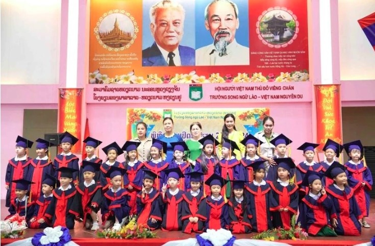 Students and teachers of the Nguyen Du Lao-Vietnamese bilingual language school in Vientiane at the closing ceremony of the school year 2023-2024.