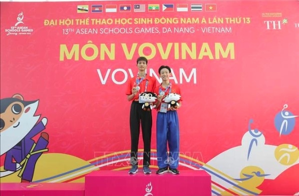 Two silver medalists of Vietnam at the 48-53.9kg sparring and men’s Five Gate Form performance events.