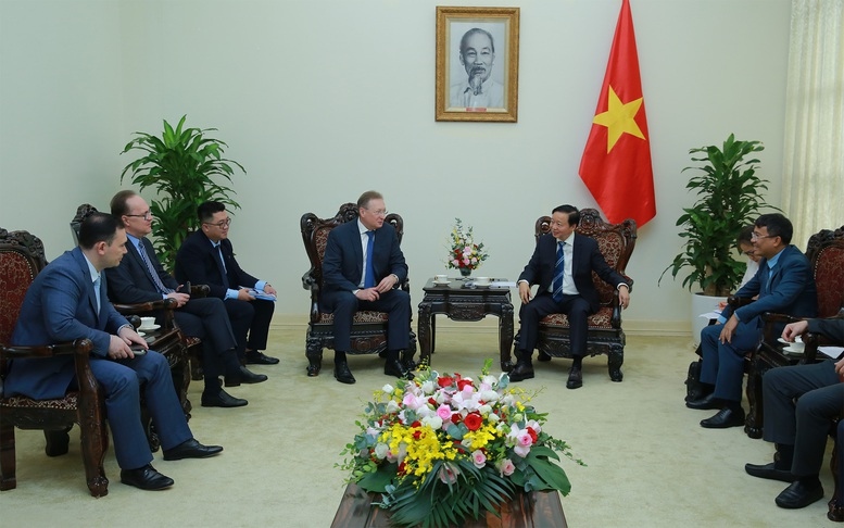 Deputy Prime Minister Tran Hong Ha (R) hosts Kudryashov Sergei Ivanovich, General Director of Russian Zarubezhneft Company (Photo:VGP)