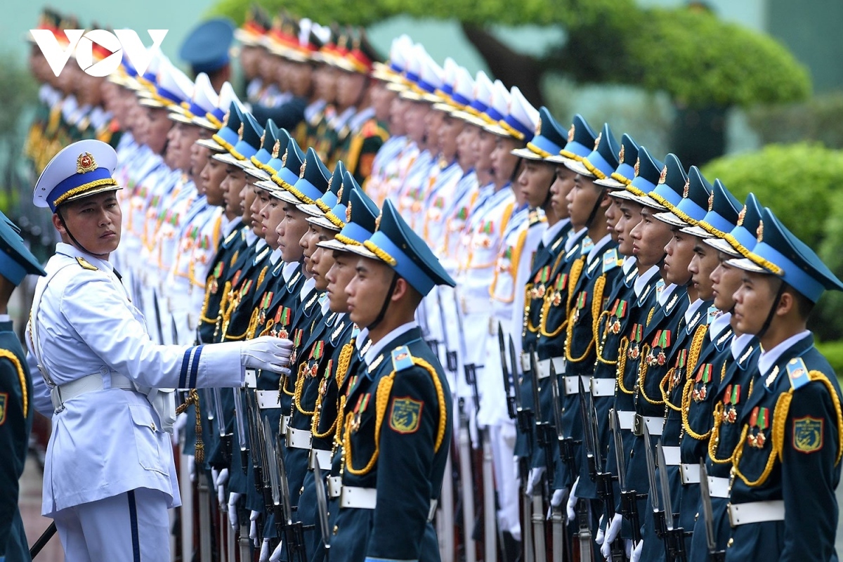 Soldiers prepare for a 21- cannon firing ceremony to welcome Russian President Vladimir Putin and his  Russian delegation.