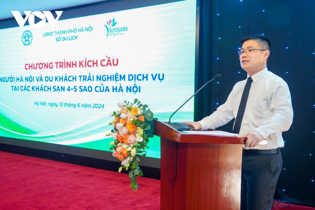 Nguyen Hong Minh, deputy director of the Hanoi Department of Tourism, addresses the event