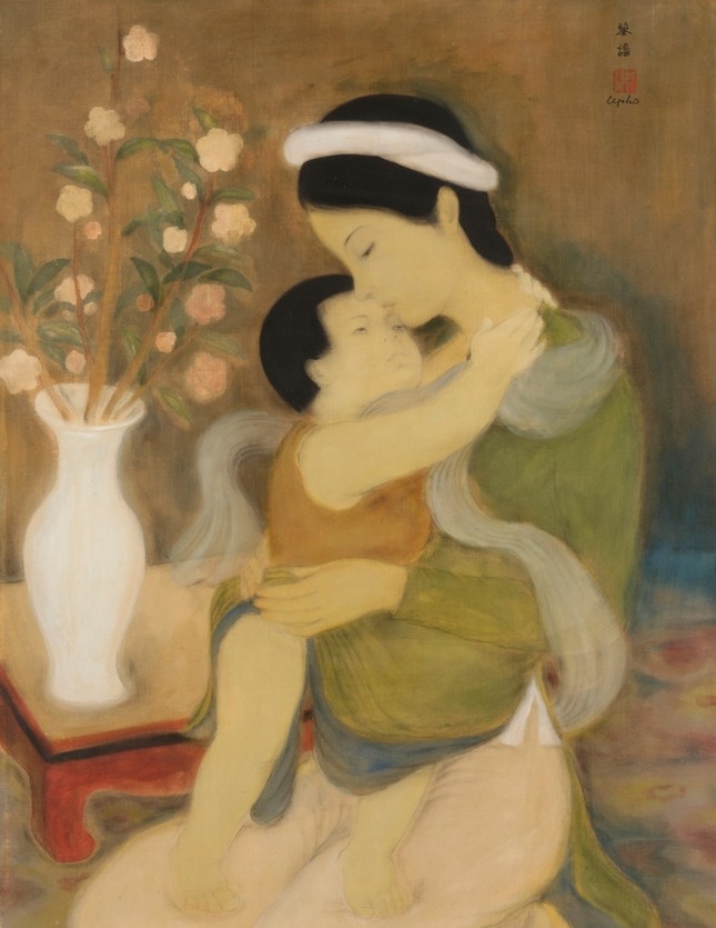 "Tình mẫu tử" (Maternity ward), a painting on silk produced by late artist Le Pho