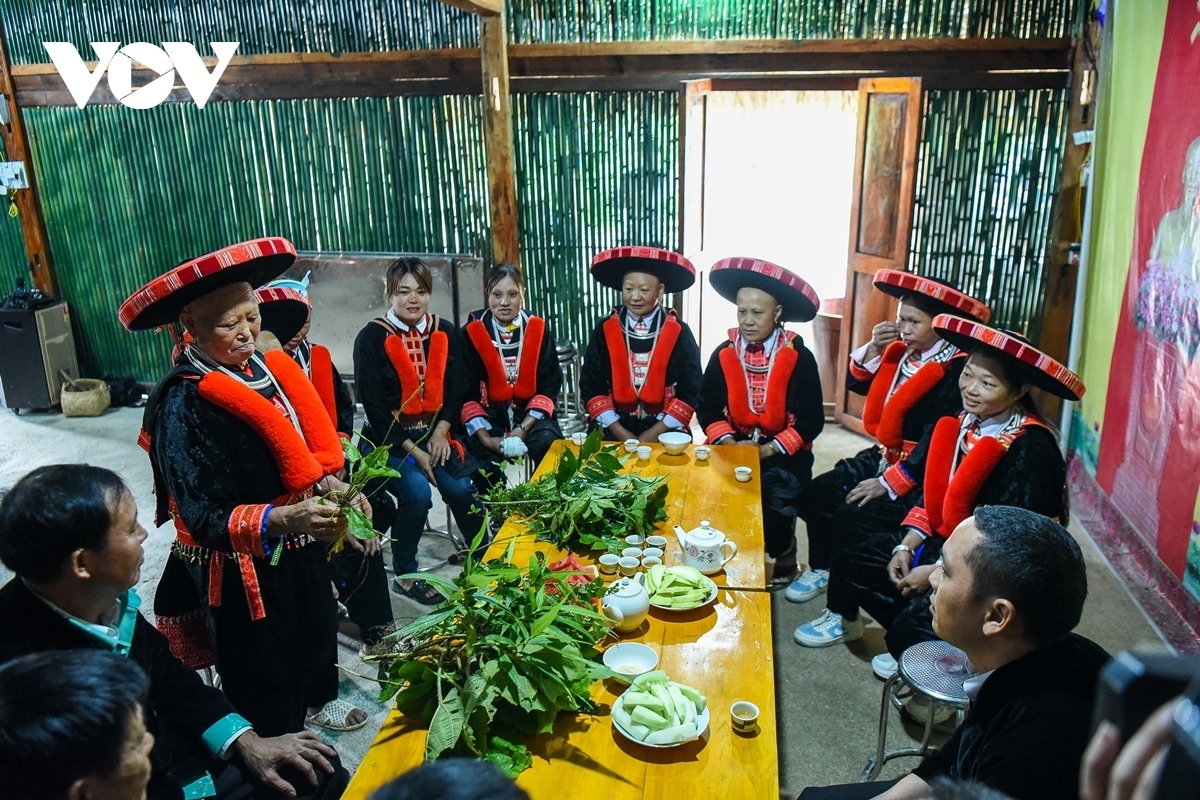 The 35-member community is initially tasked with preserving and developing traditional remedies of the Red Dao ethnic people, and then with carrying out research and development for commercial use in the market.