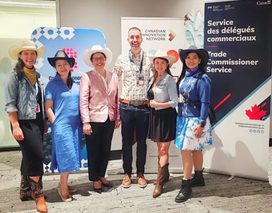 Vietnamese Trade Counsellor Tran Thu Quynh (second from left) poses for a photo with representatives of Alberta departments after a dialogue on Vietnamese agriculture.